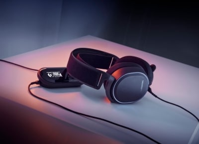 SteelSeries Arctis Pro lifestyle